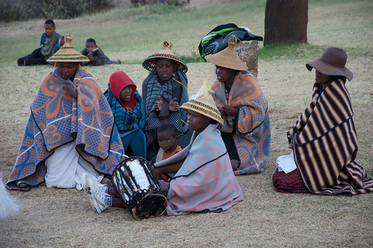 Seni dan Tradisi Negara Lesotho: Warisan Budaya Basotho yang Kaya