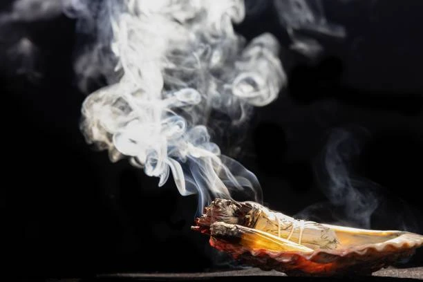 Pengalaman Horor di Penginapan Angker yang Bikin Merinding