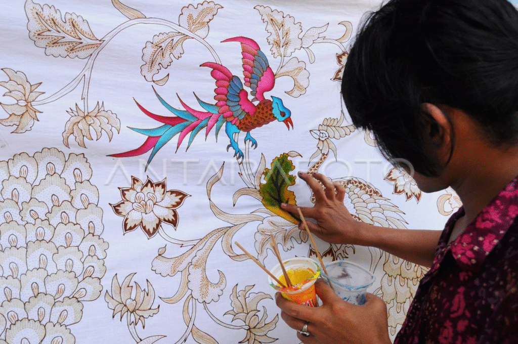 Teknik Membatik yang Bikin Desainer Dunia Kagum: 6 Rahasia Master Batik Indonesia 2025