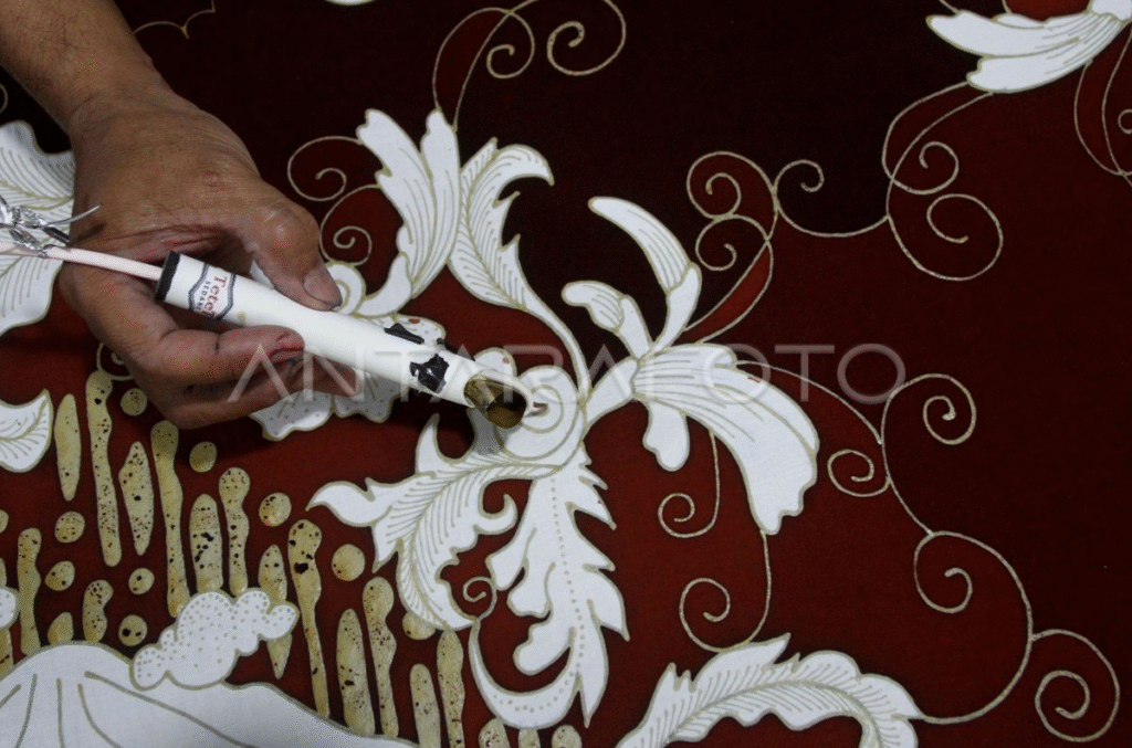 Teknik Membatik yang Bikin Desainer Dunia Kagum: 6 Rahasia Master Batik Indonesia 2025