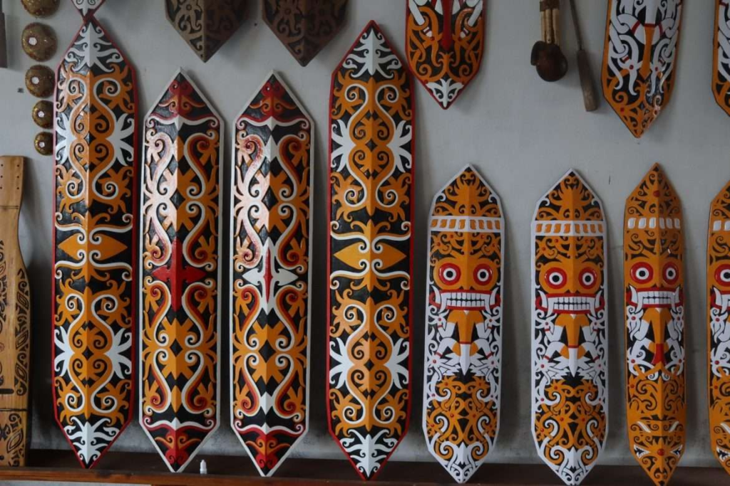 5 Ukiran Dayak Sakral yang Wajib Dilestarikan 2026