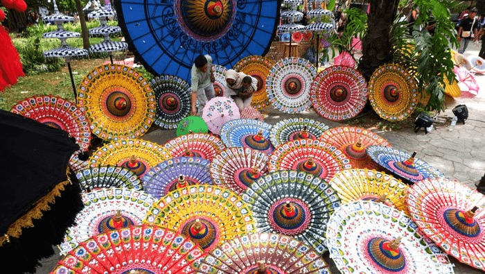 Lestarikan Tradisi, 3000 Seniman Ramaikan Festival Payung Indonesia